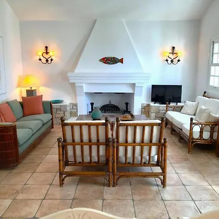 Seaview Retreat In Fokida * Skaloma