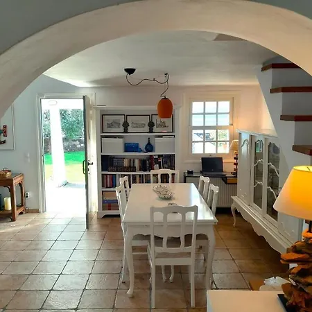 Seaview Retreat In Fokida * Skaloma