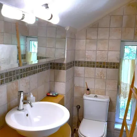 Seaview Retreat In Fokida *